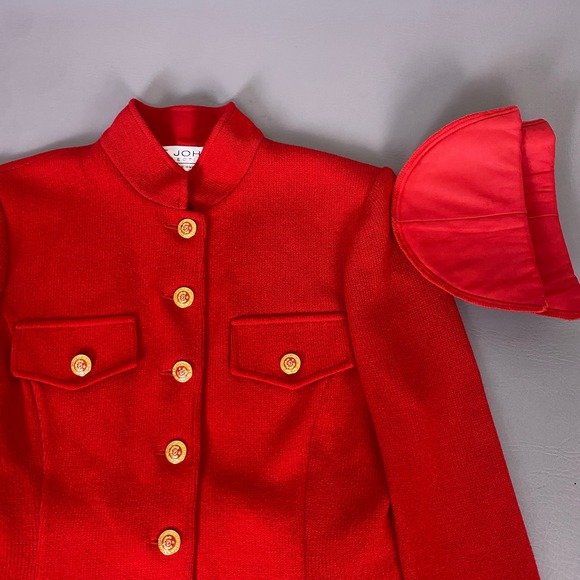 St John Collection Santana Knit Skirt Suit Set Women's Size 6 Red Gold Buttons * - Picture 5 of 16